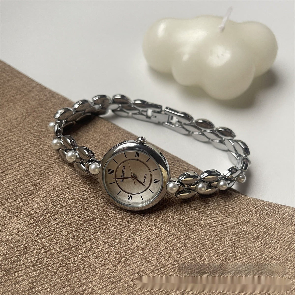 Roman Pearl Chain Watch for Women - Elegant Fashion Timepiece