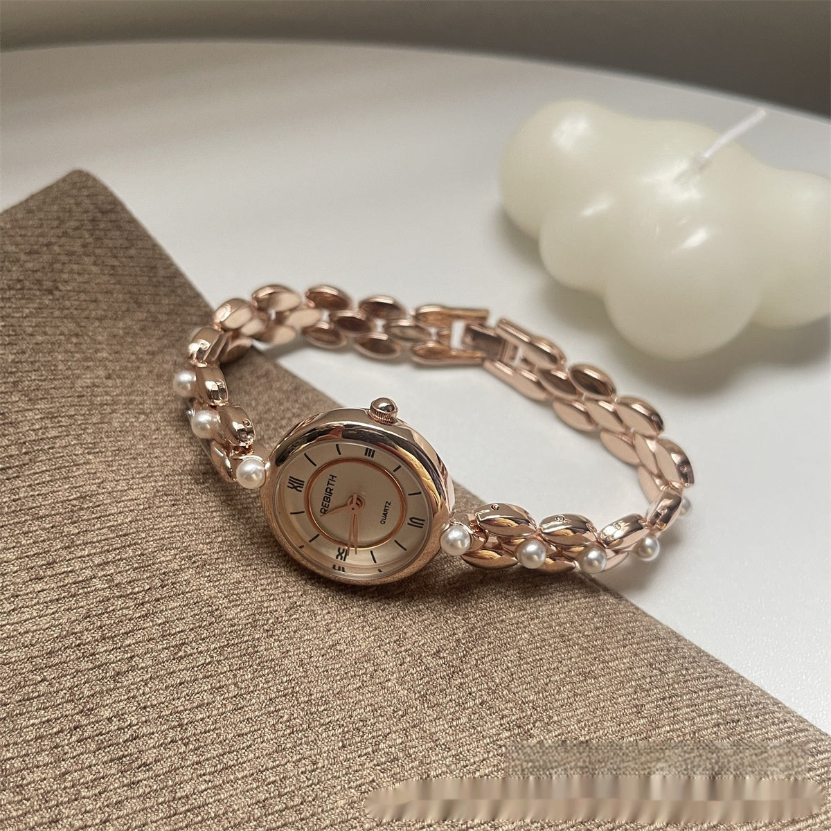 Roman Pearl Chain Watch for Women - Elegant Fashion Timepiece
