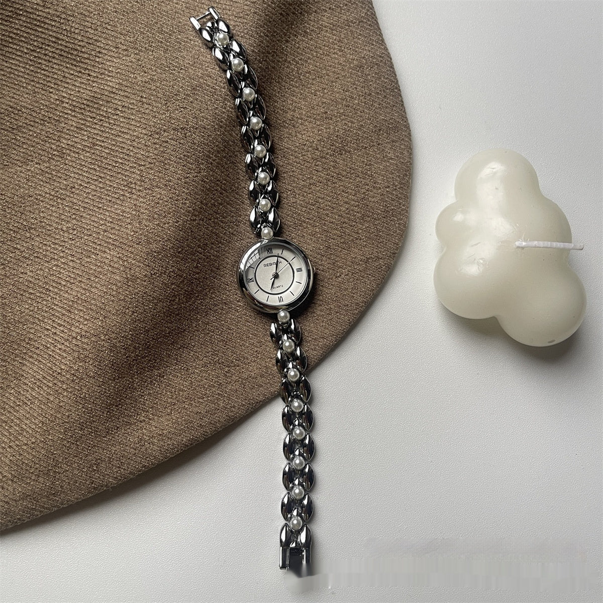 Roman Pearl Chain Watch for Women - Elegant Fashion Timepiece